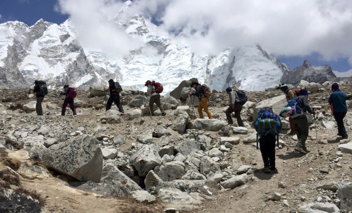 Everest2016marching