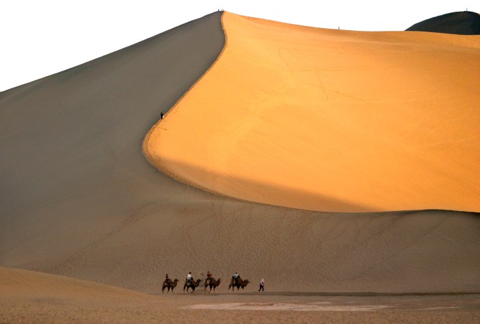 8whistling sand dune