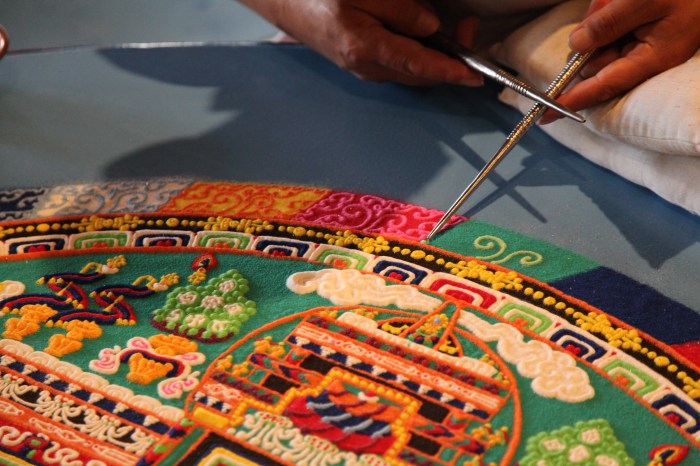 mandalaMaking5-23-14_9726